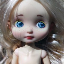 Кукла Pipitom на теле монст