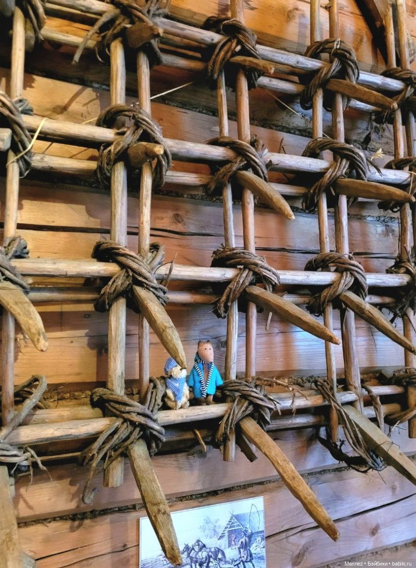 Усадьба, крокет, электричество, барабан, светец все это бабайки увидели в одном месте