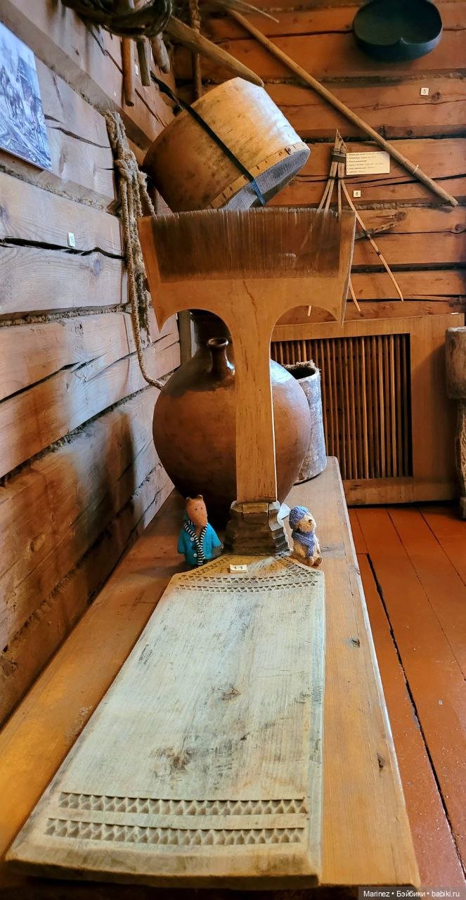 Усадьба, крокет, электричество, барабан, светец все это бабайки увидели в одном месте