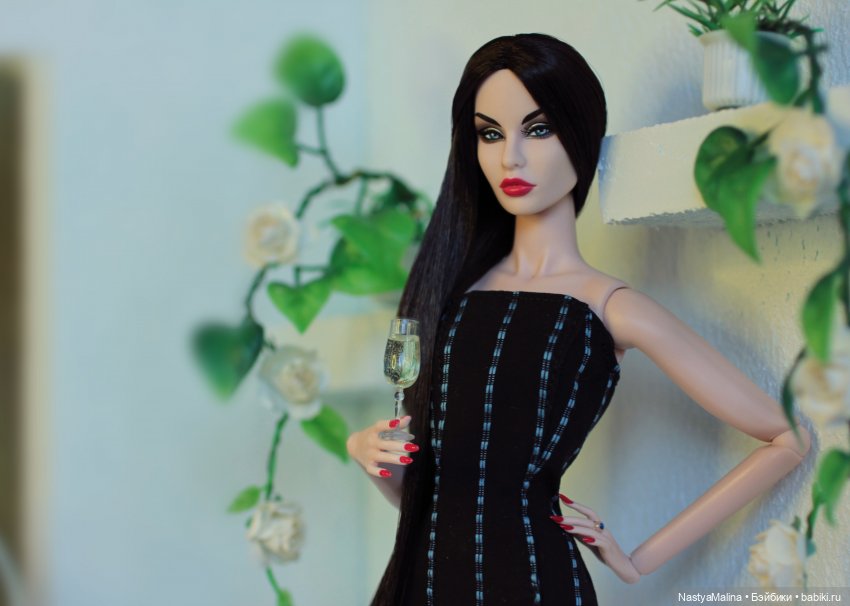 Немного о персонажах) (девочки)