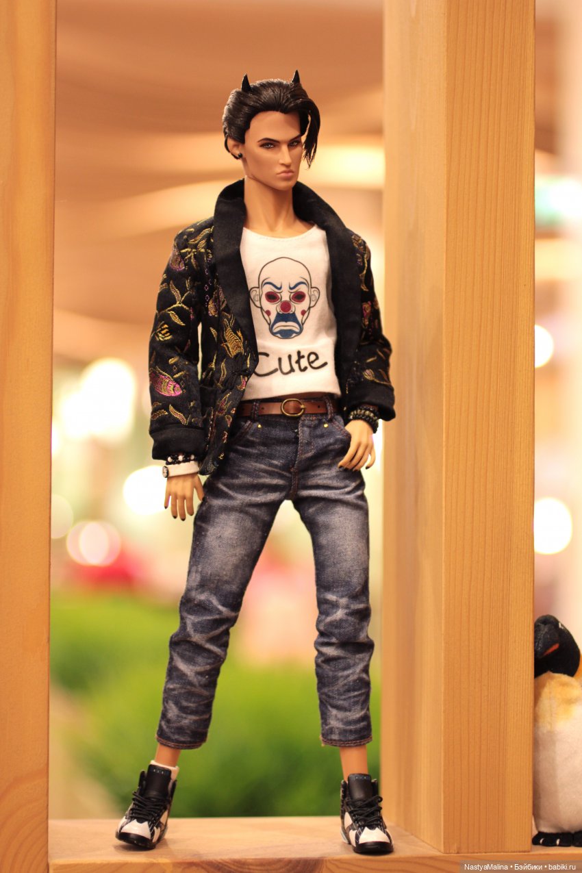 Немного о персонажах) (парни)