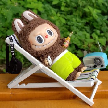 Летние деньки Лабубу "Туристы" продолжаются)