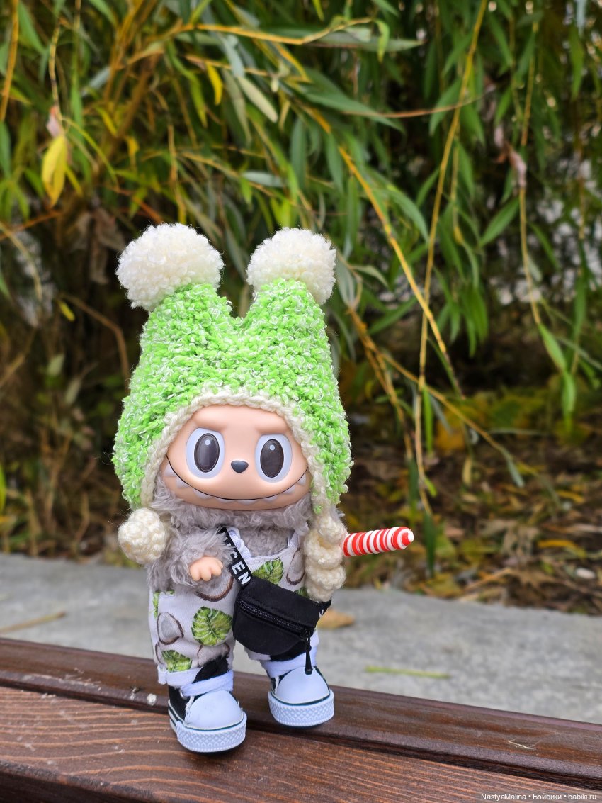 Прогулка Туристы и ВИПа) — Игрушки Labubu (Лабубу) и The Monsters: Pop Mart