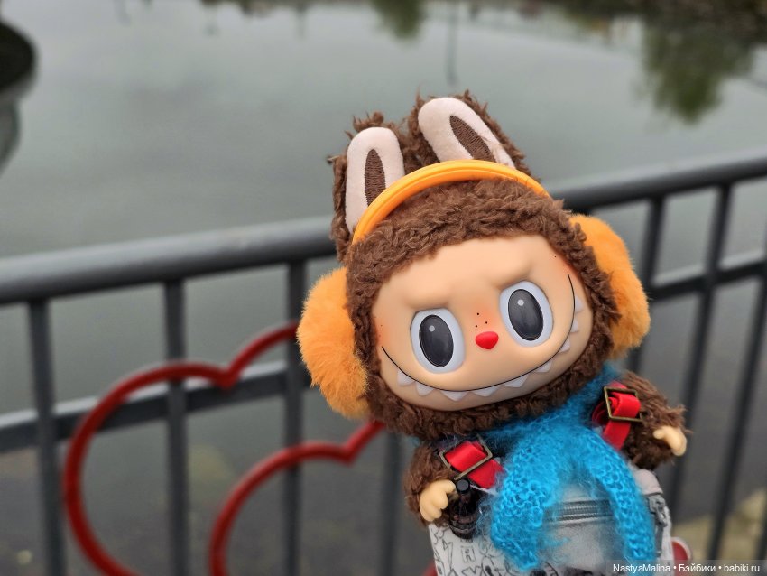 Прогулка Туристы и ВИПа) — Игрушки Labubu (Лабубу) и The Monsters: Pop Mart