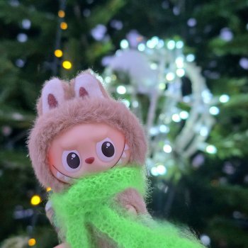 Микробыш Пин на прогулке)