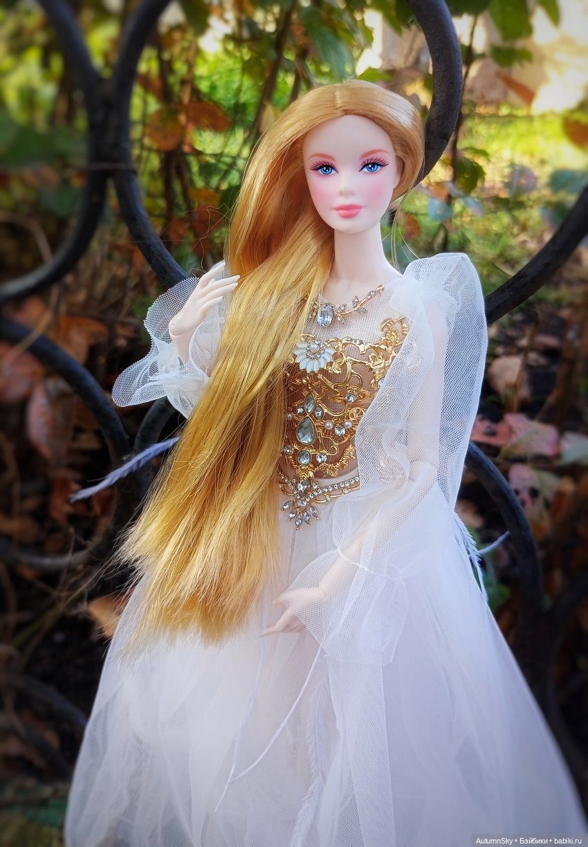 Леди-привидение на прогулке