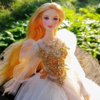 Леди-привидение на прогулке