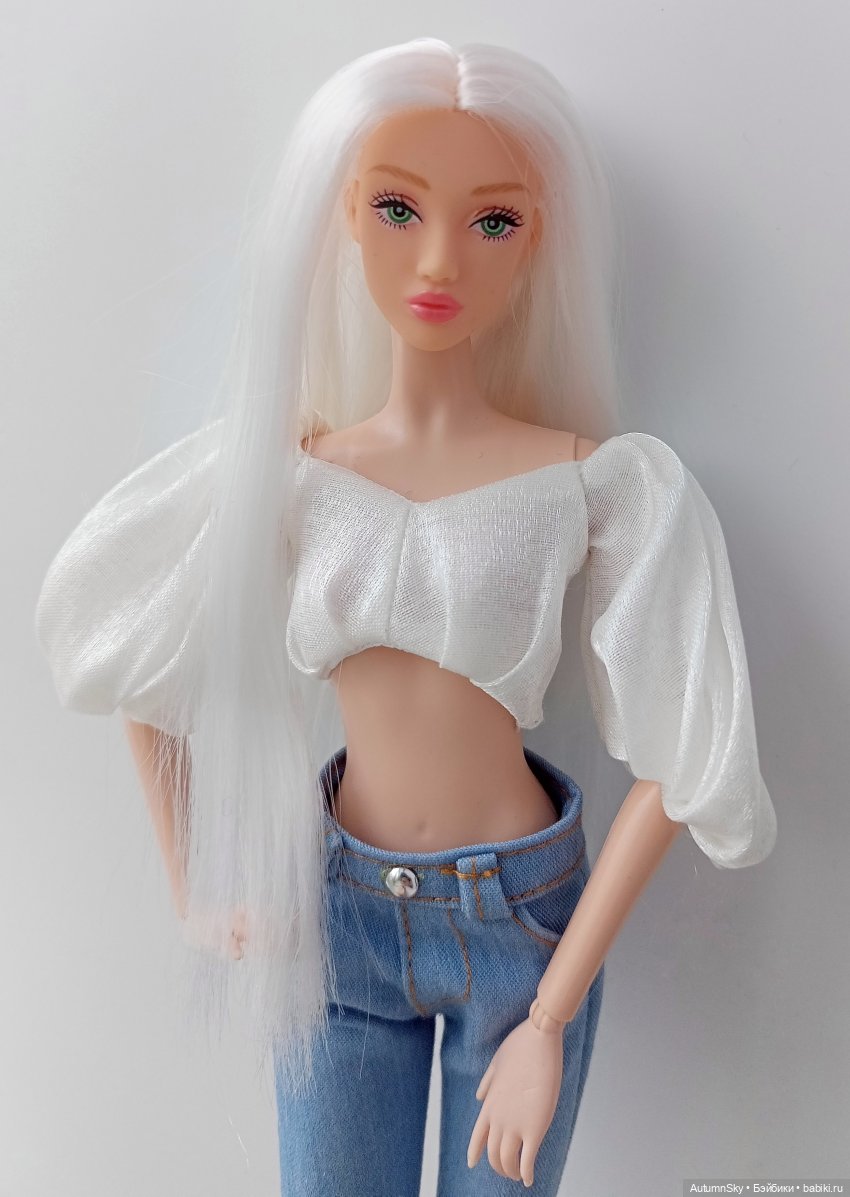 Новенькие и старенькие Барби. Просто показаться