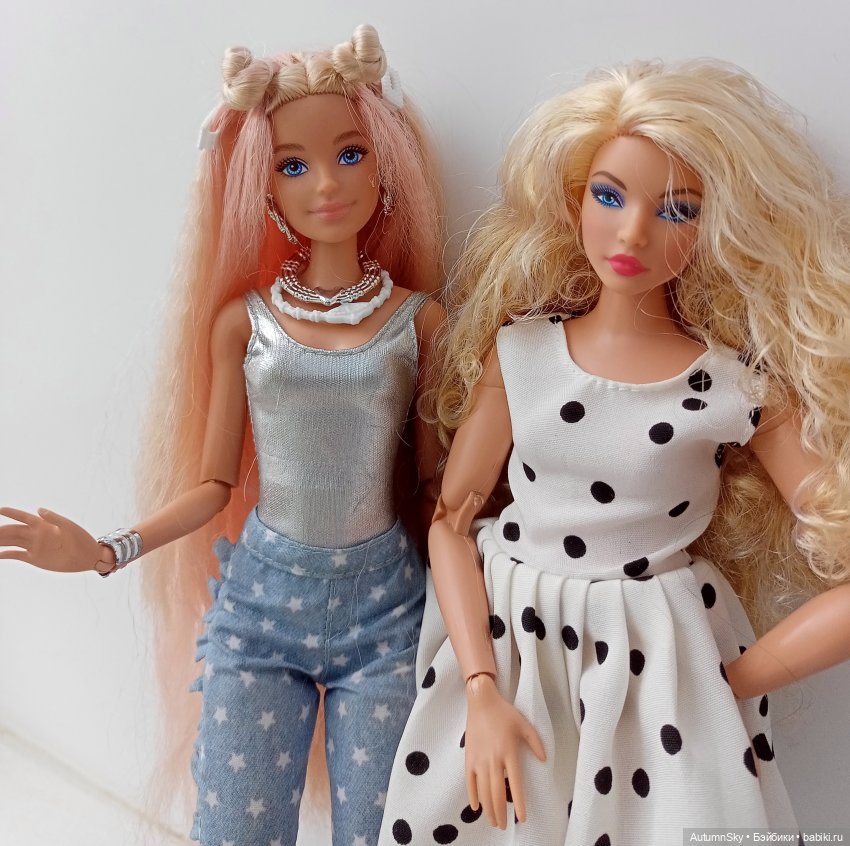 Новенькие и старенькие Барби. Просто показаться
