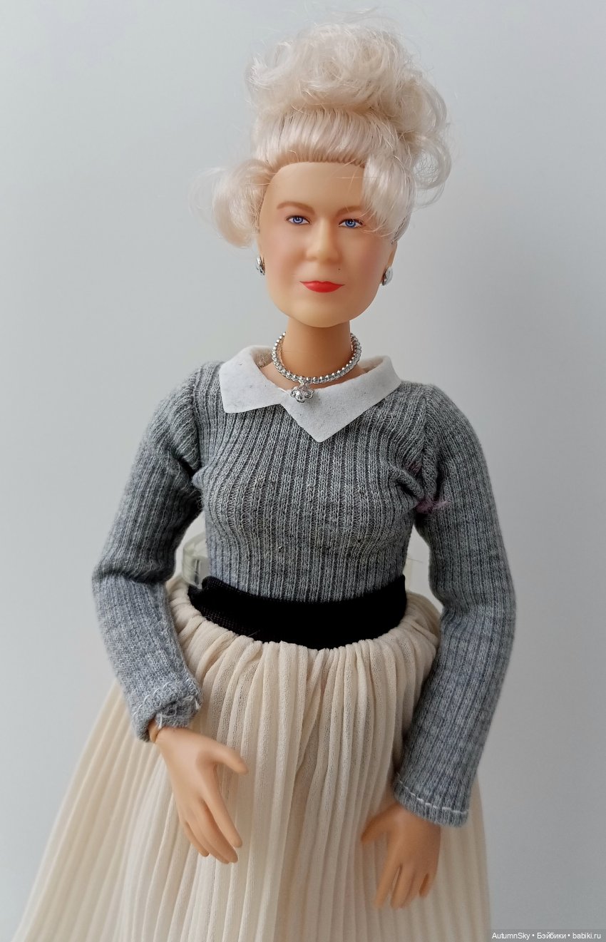 Новенькие и старенькие Барби. Просто показаться