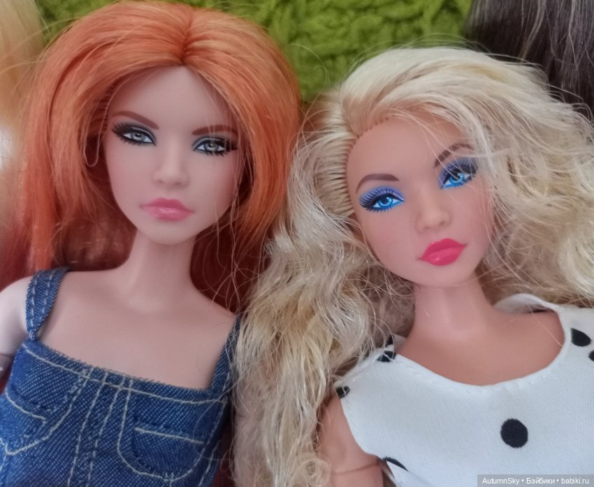 Новенькие и старенькие Барби. Просто показаться