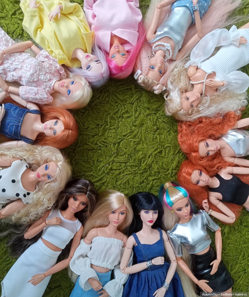 Новенькие и старенькие Барби. Просто показаться