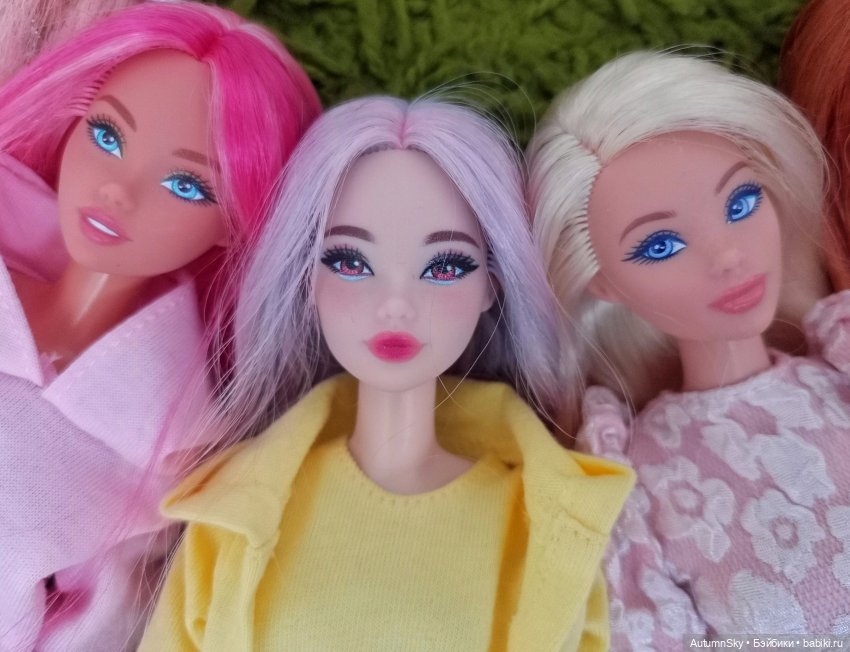 Новенькие и старенькие Барби. Просто показаться