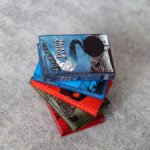 Учебники Хогвартса (на англ.) в масштабе 1:6