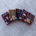 Библиотека мистических историй (на англ.) масштаб 1:6