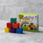 Цветные кубики в масштабе 1:6