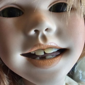 Фарфоровая кукла Ute Kaze Lepp-помогите оценить.