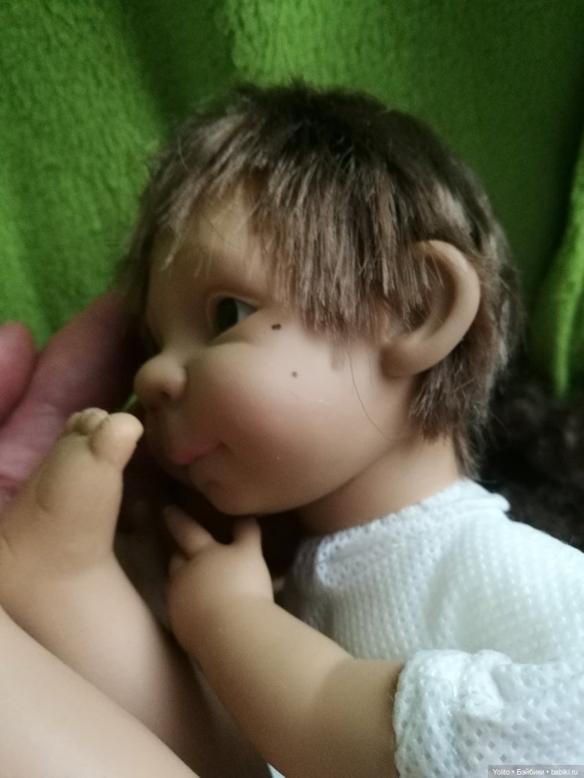 На моей улице перевернулся грузовик с