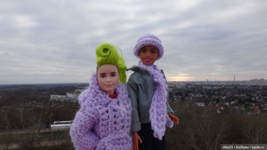 Странная девушка — Куклы Barbie (Барби): Looks