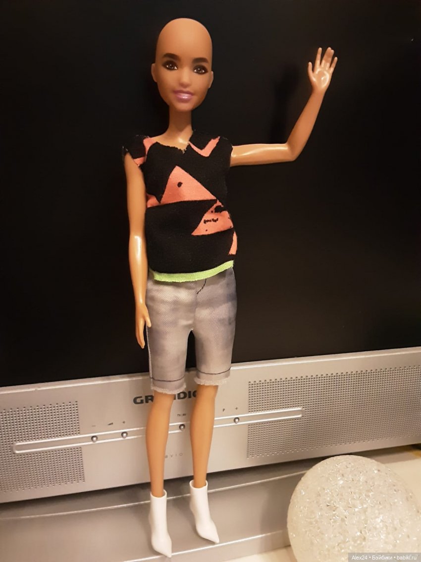 Странная девушка — Куклы Barbie (Барби): Looks (фото 4)