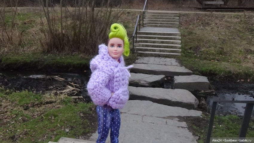 Странная девушка — Куклы Barbie (Барби): Looks