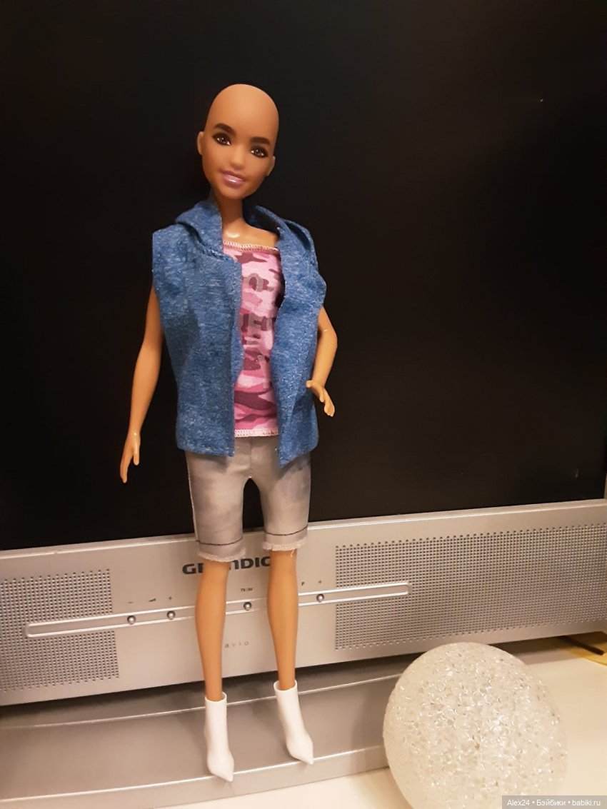 Странная девушка — Куклы Barbie (Барби): Looks (фото 6)