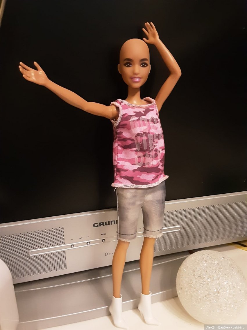 Странная девушка — Куклы Barbie (Барби): Looks (фото 5)