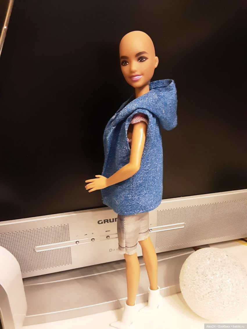 Странная девушка — Куклы Barbie (Барби): Looks (фото 7)