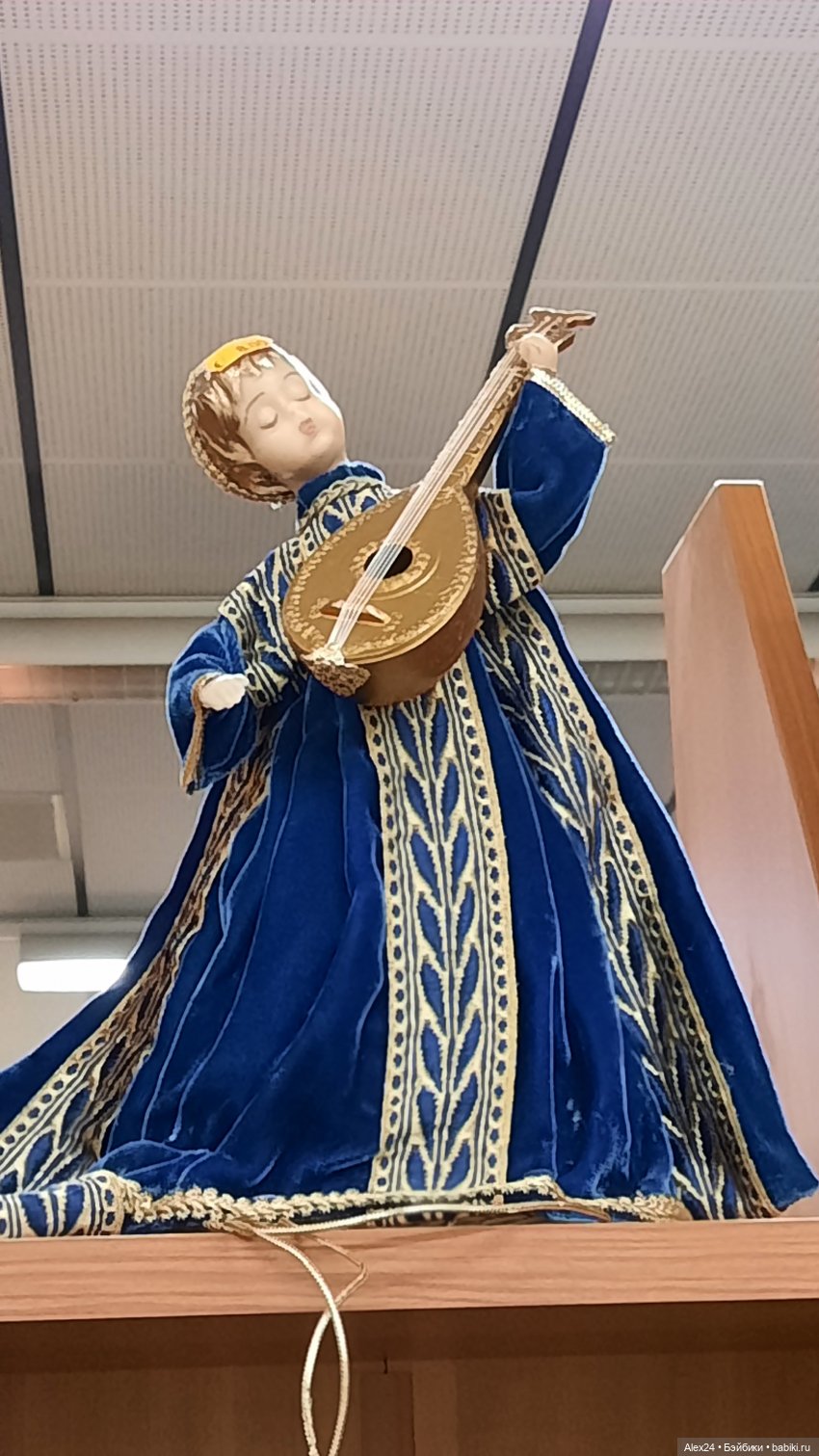 Магазин подержанных вещей ( часть 1)