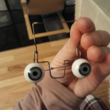 Установка флиртующих глаз из двух деталей