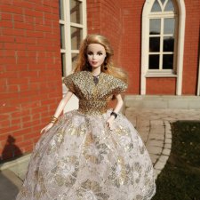 Музей винтажных платьев. Золотой наряд принцессы