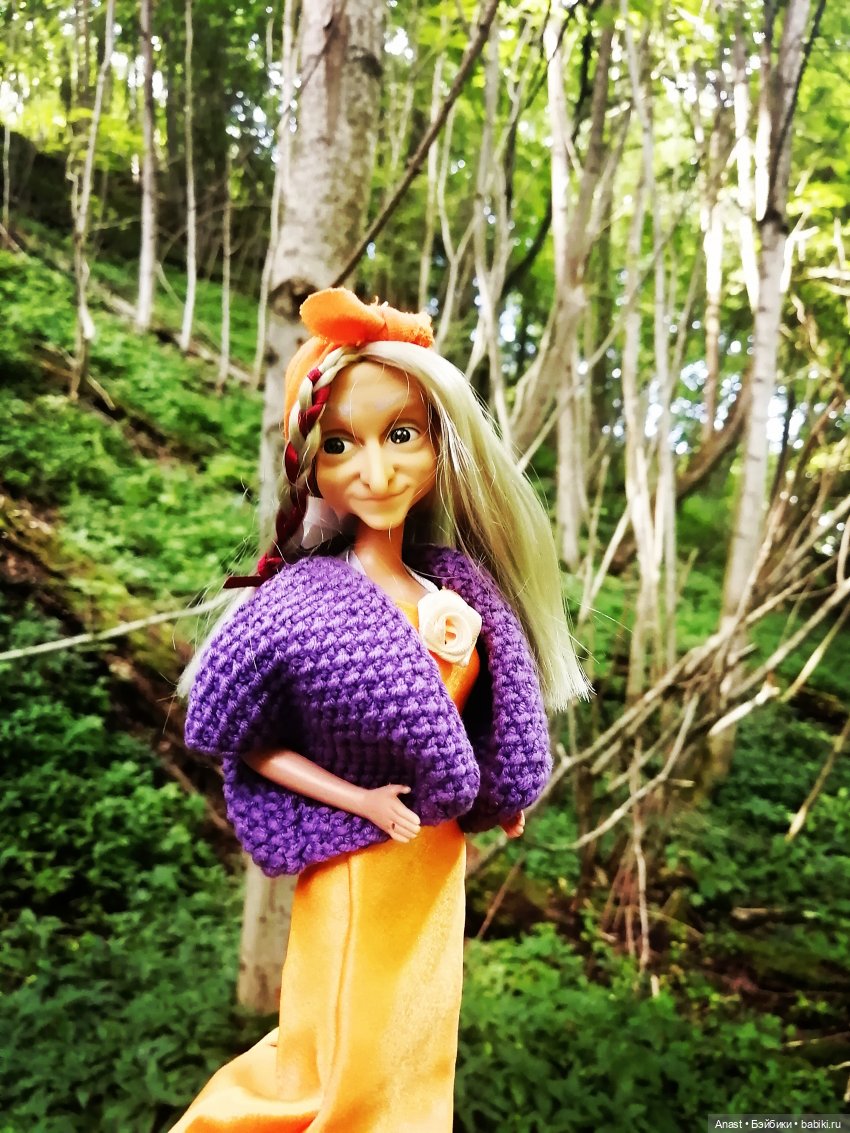 Стильная Баба Яга на отдыхе