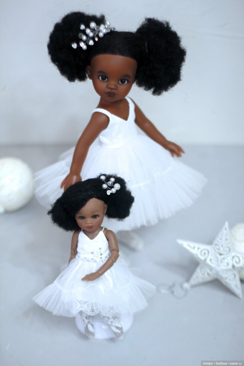 Новогодние платья и чудеса для шоколадных куколок (фото 2)