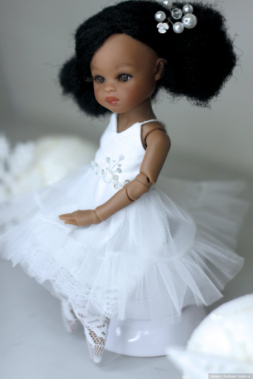 Новогодние платья и чудеса для шоколадных куколок