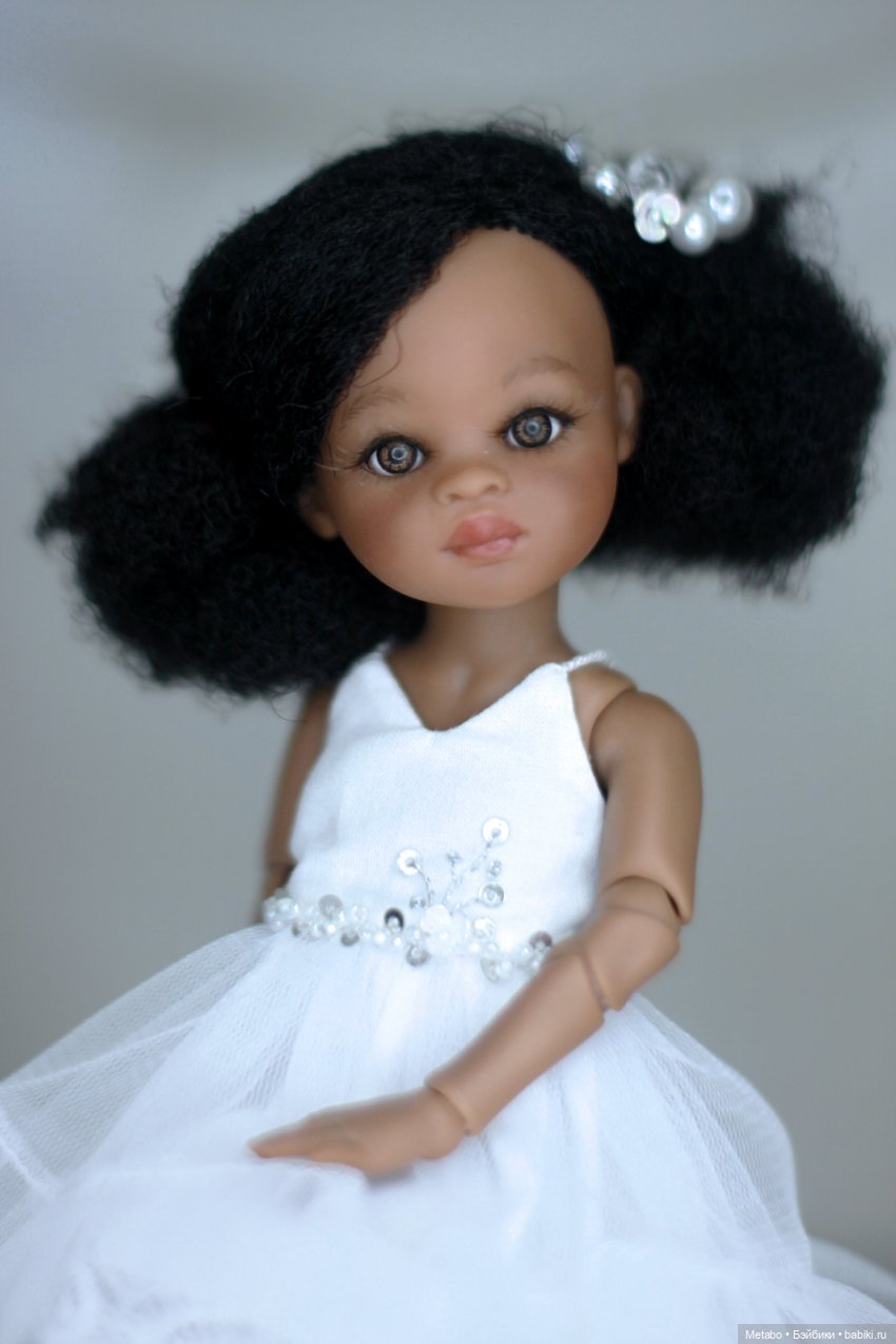 Новогодние платья и чудеса для шоколадных куколок