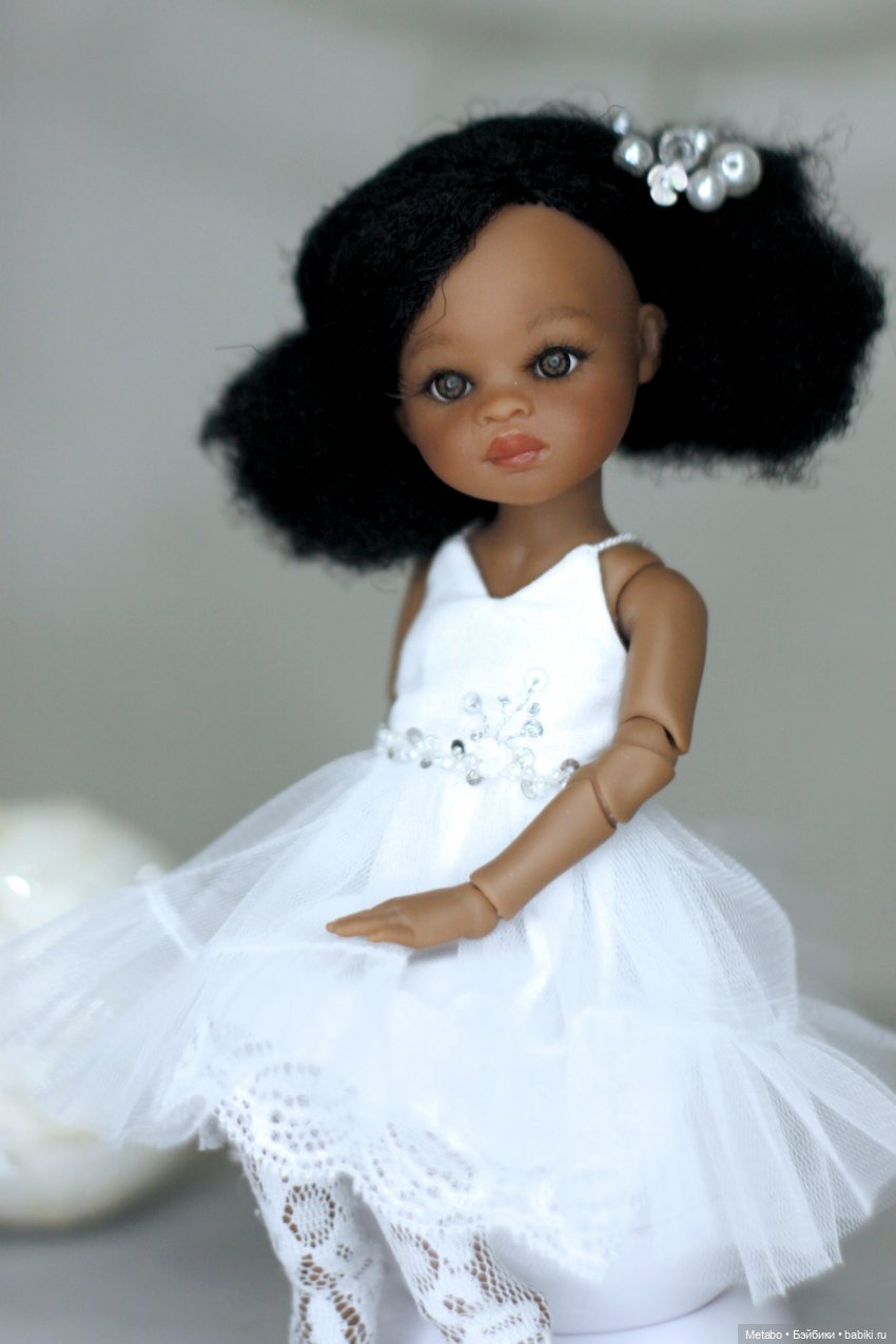 Новогодние платья и чудеса для шоколадных куколок