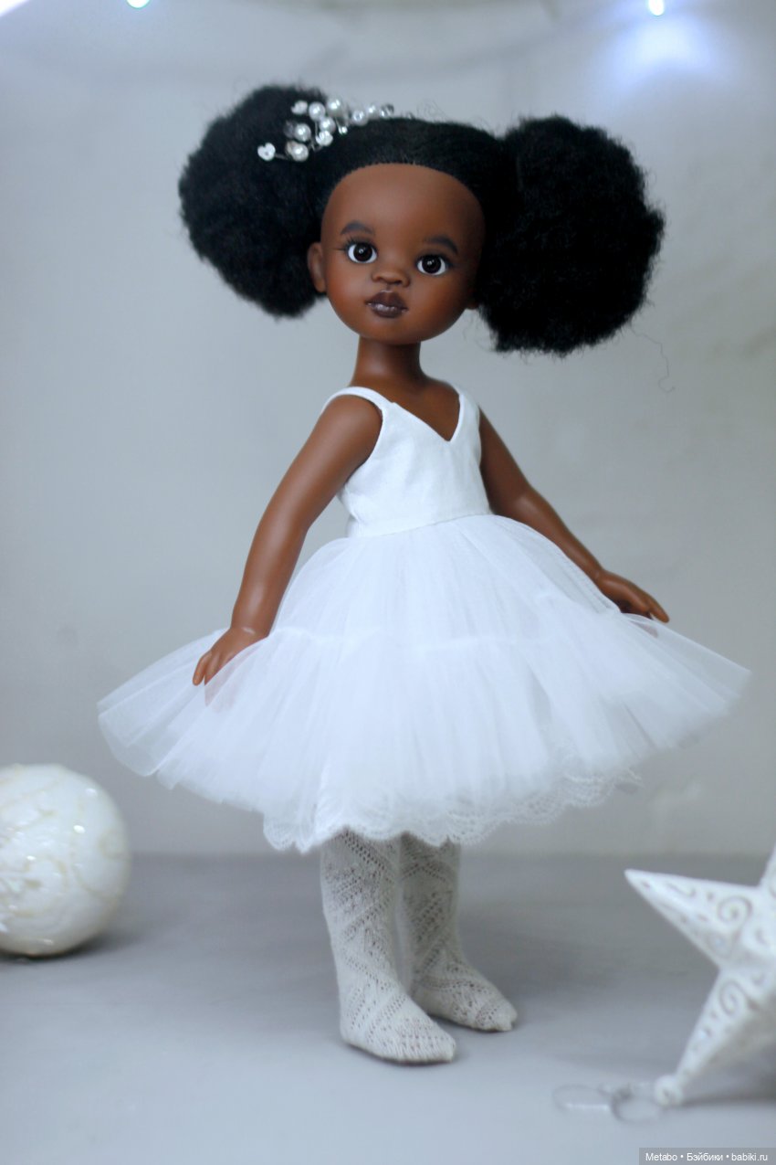 Новогодние платья и чудеса для шоколадных куколок (фото 3)