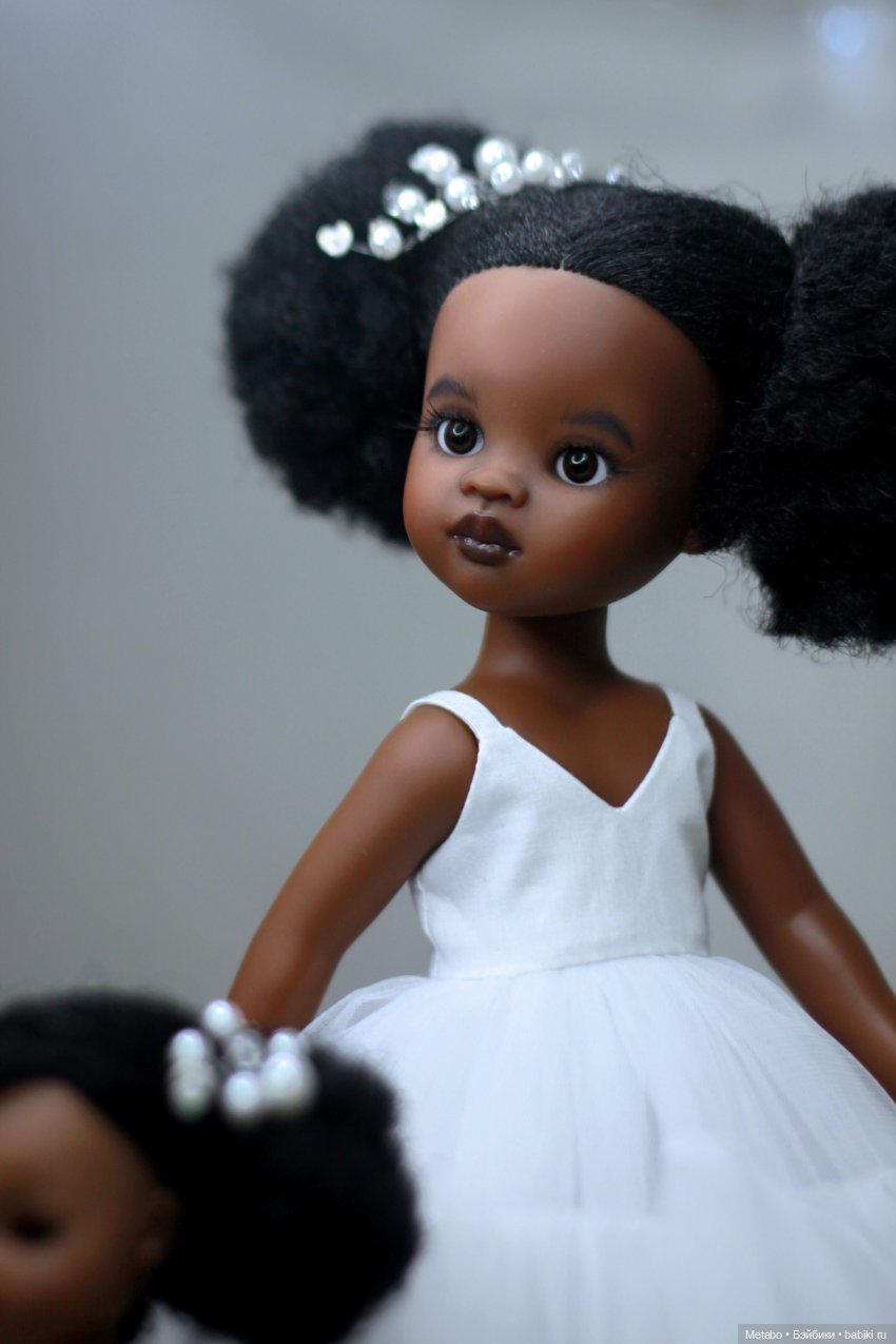 Новогодние платья и чудеса для шоколадных куколок (фото 10)