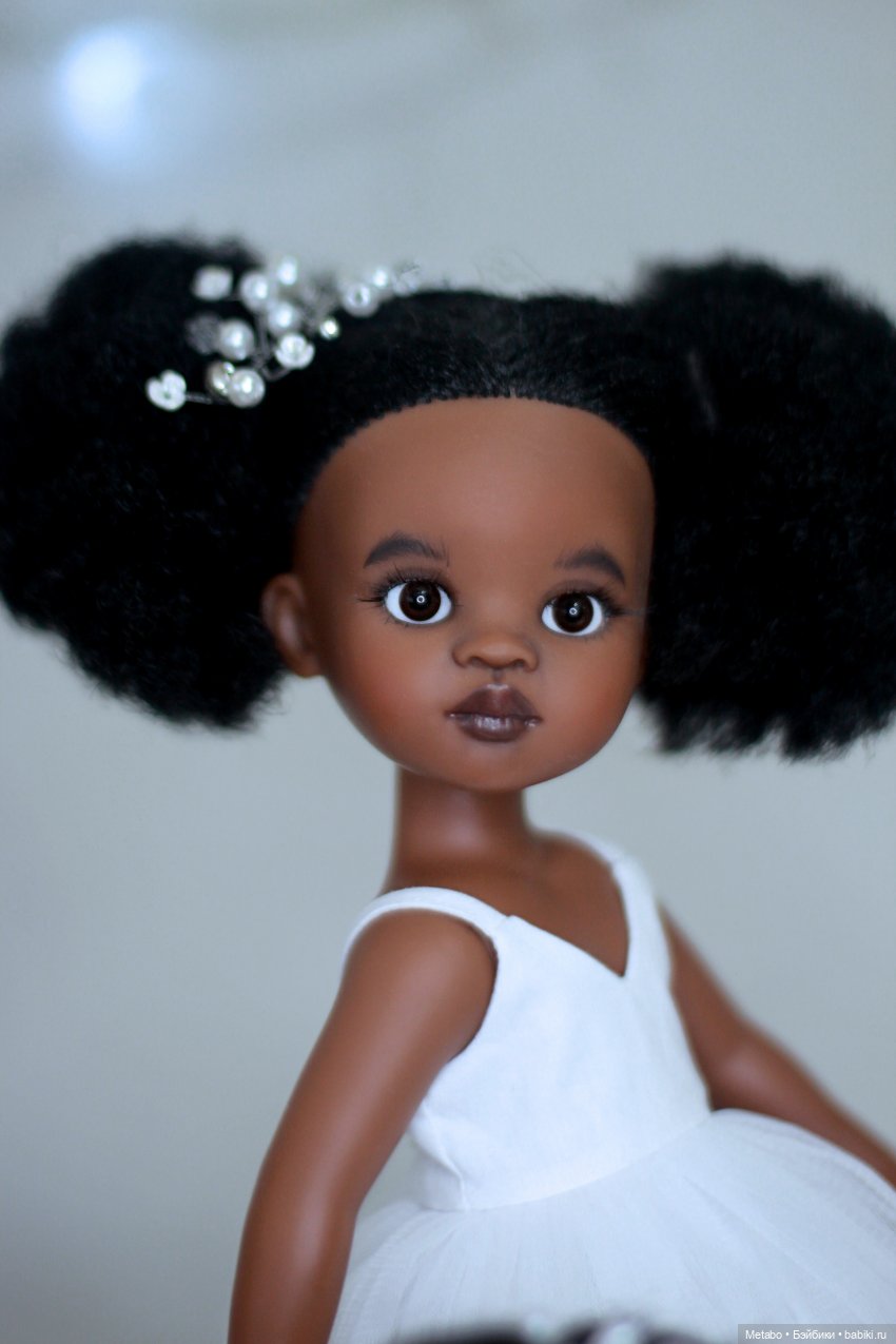 Новогодние платья и чудеса для шоколадных куколок (фото 9)