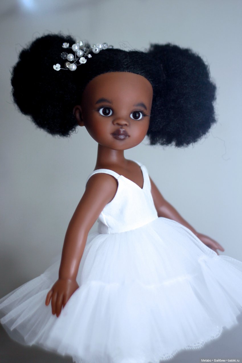 Новогодние платья и чудеса для шоколадных куколок (фото 5)