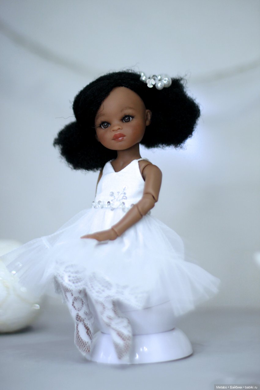 Новогодние платья и чудеса для шоколадных куколок