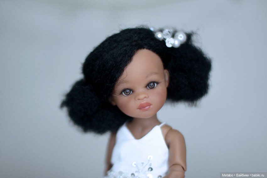 Новогодние платья и чудеса для шоколадных куколок