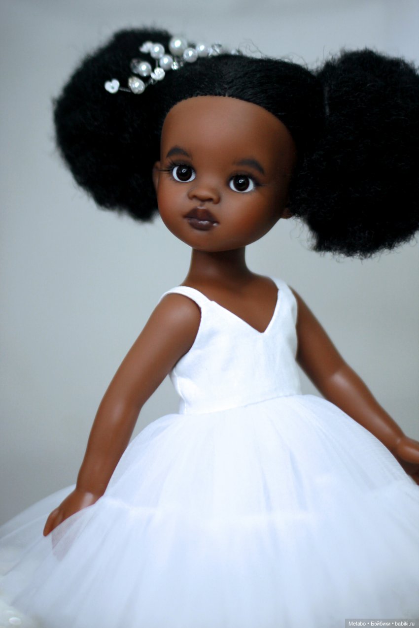 Новогодние платья и чудеса для шоколадных куколок (фото 6)