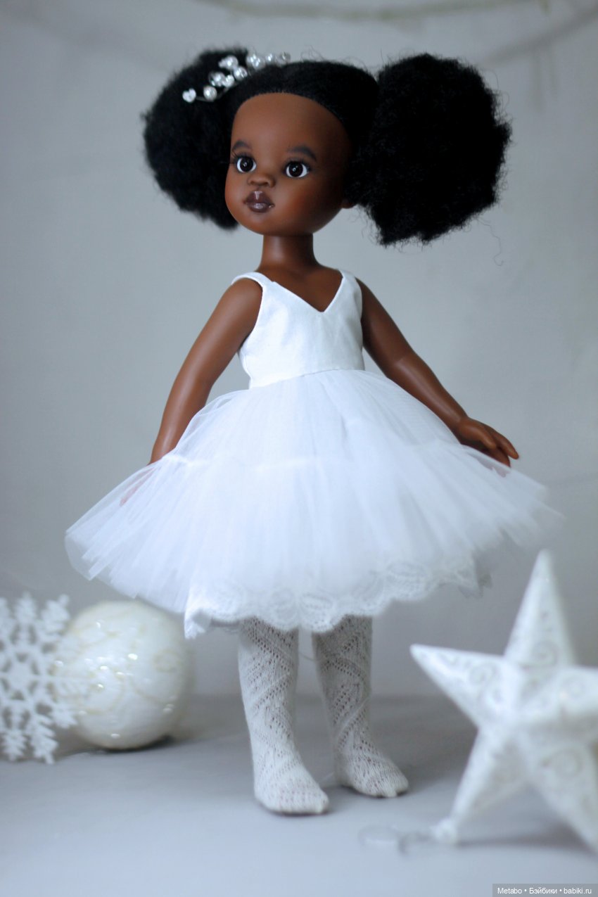 Новогодние платья и чудеса для шоколадных куколок (фото 4)