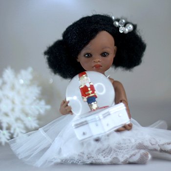 Новогодние платья и чудеса для шоколадных куколок