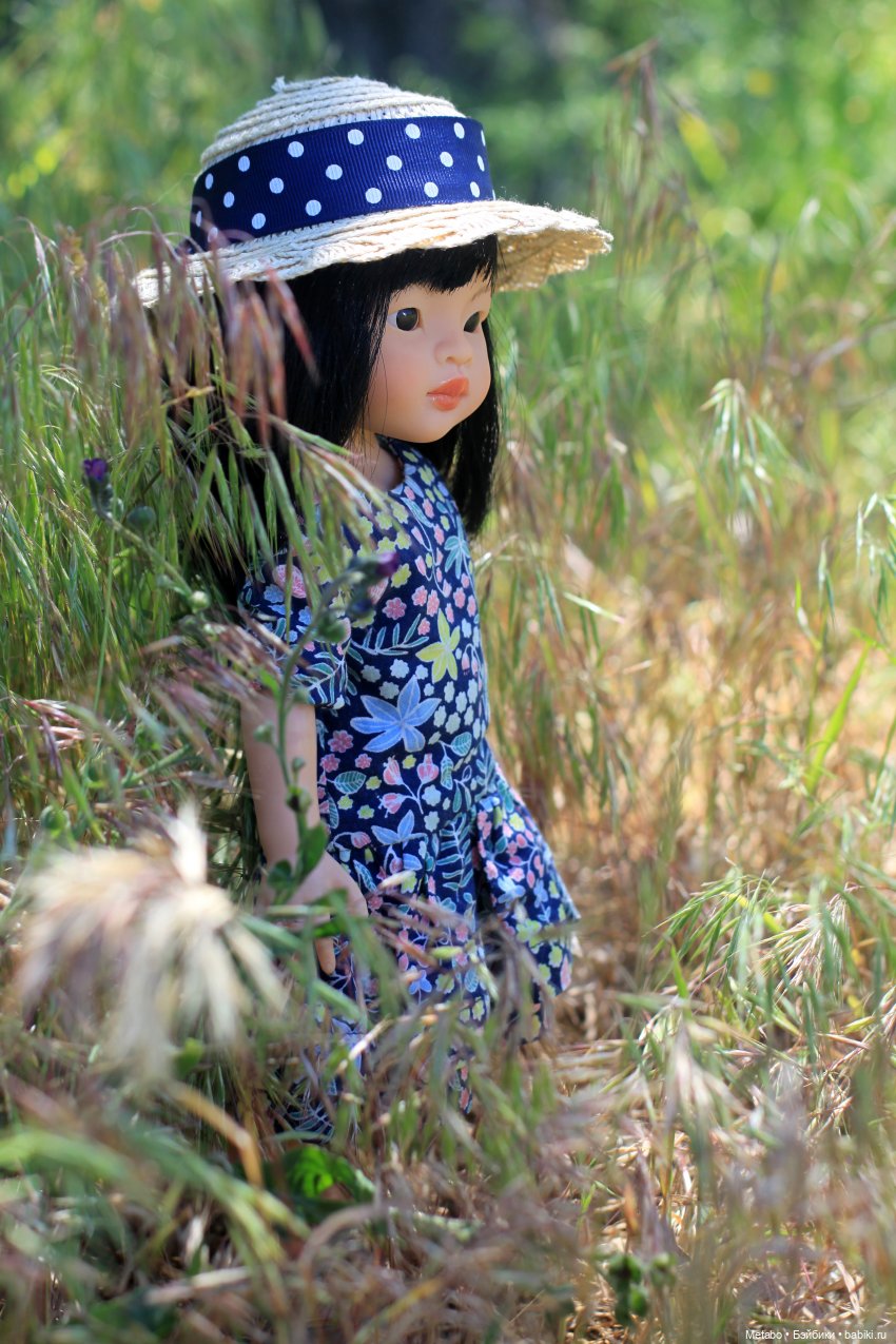 Лиушка на природе — Куклы Paola Reina (Паола Рейна): новинки (фото 2)