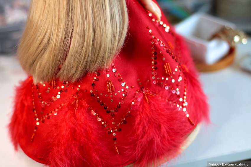 Работа над небольшой коллекцией платьев