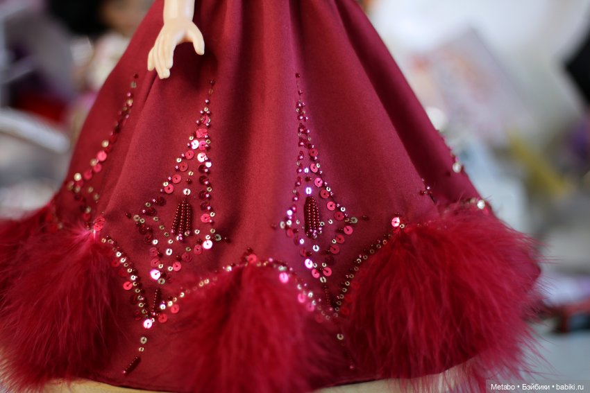 Работа над небольшой коллекцией платьев