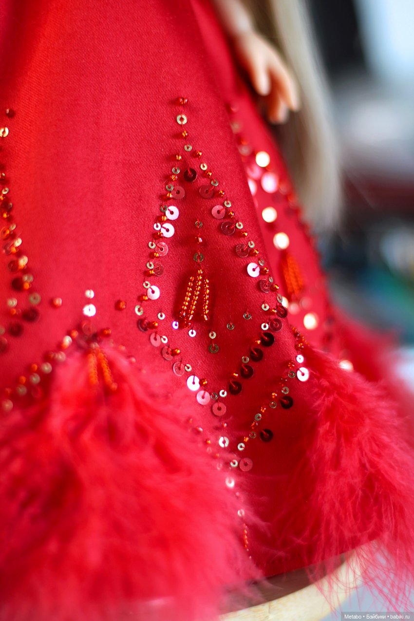 Работа над небольшой коллекцией платьев