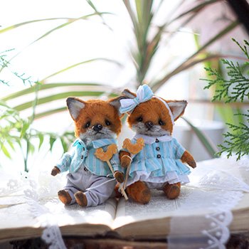 Лисята с петушками